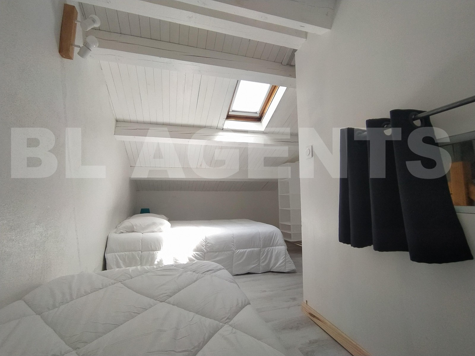 gite 6 mezzanine 1 chambre fermée lit simple vu sur lit double